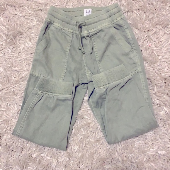 Gap Girl’s Adorable drawstring Chino style joggers - Picture 2 of 5